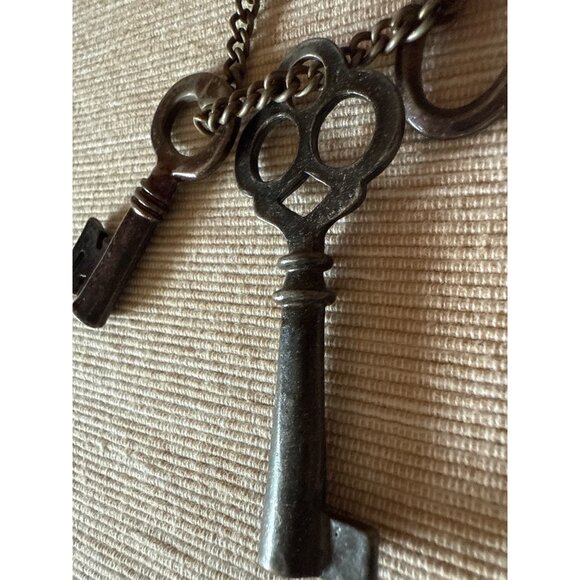 Vintage or Antique?  Skeleton Key Necklace With Metal Chain & Lobster Clasp - Picture 7 of 12